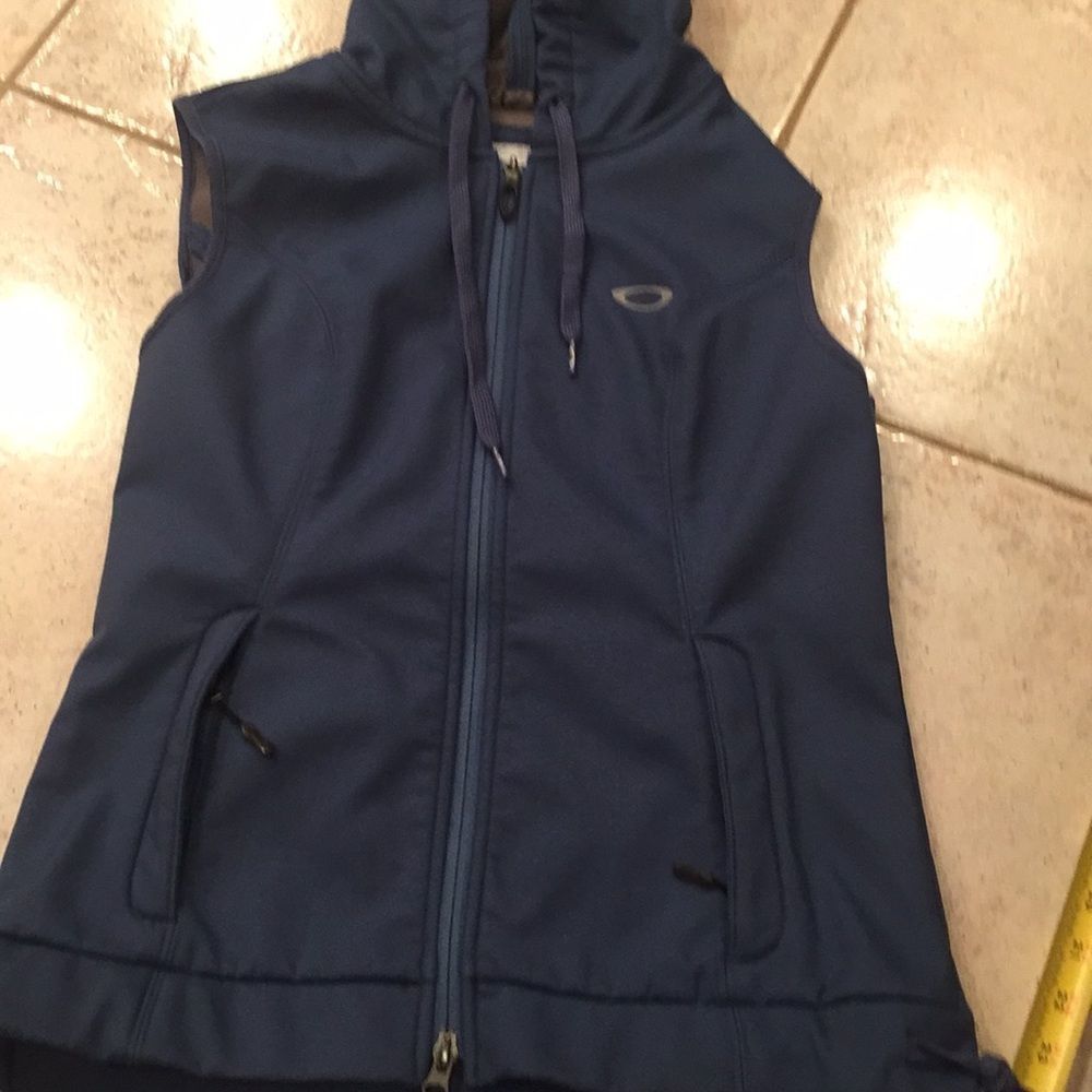 Oakley turquoise Vest - Picture 2 of 8